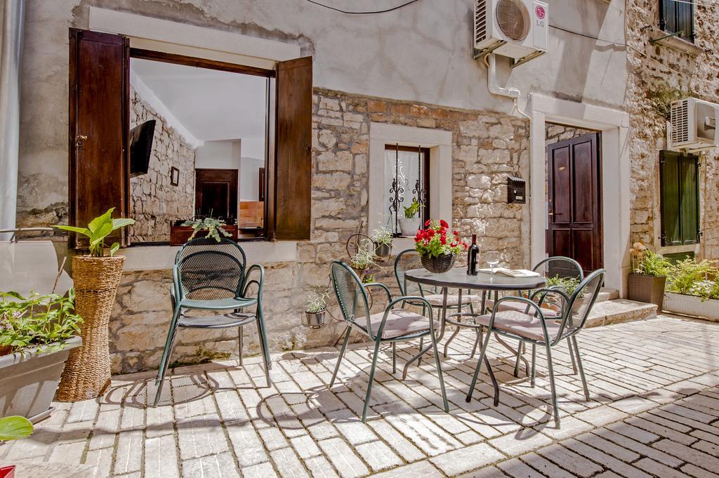 Apartments Taylor Rovinj Exterior foto